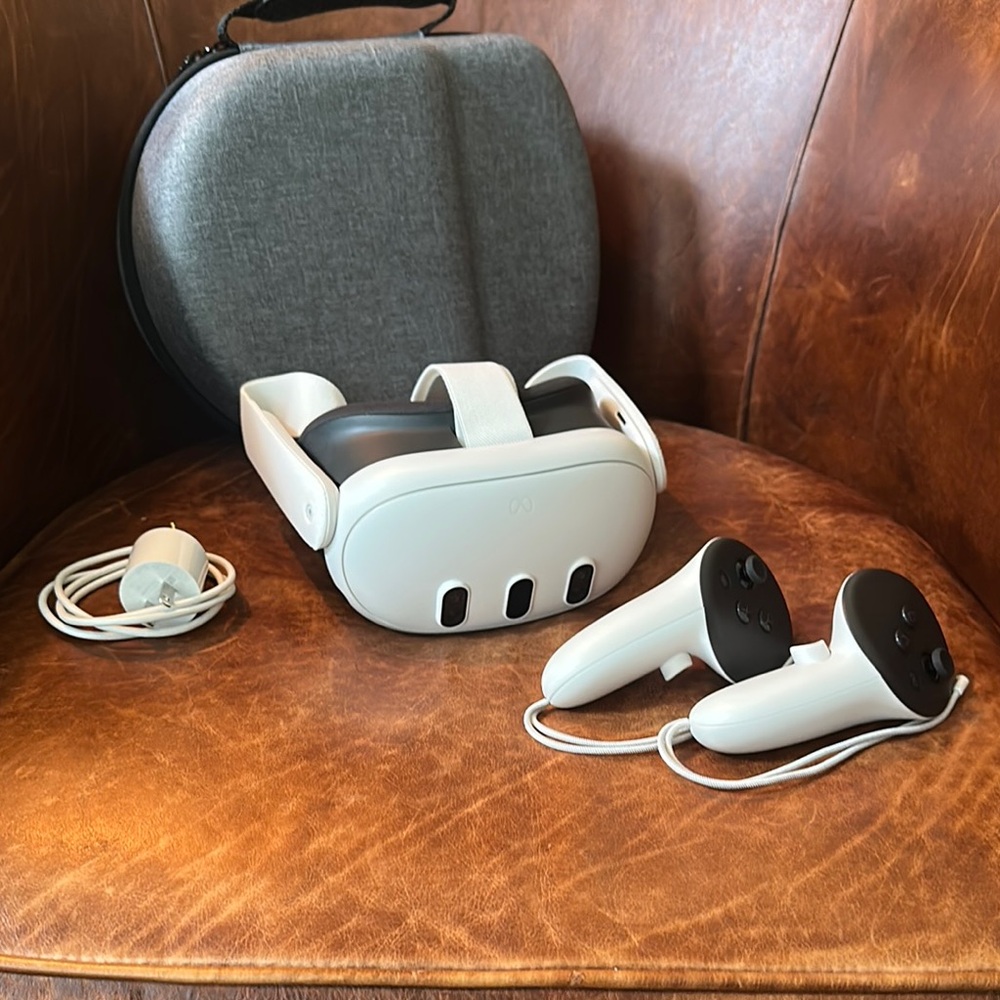 Meta Quest 3 512 GB All-In-One VR Headset with Controllers, Charger, and Case